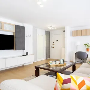 home2book-elegance-city-center-apartment.tenerifehoteles.net/