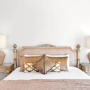 yolo-spaces-sotogrande-mountain-sea-view-villa.es-andalucia.com/